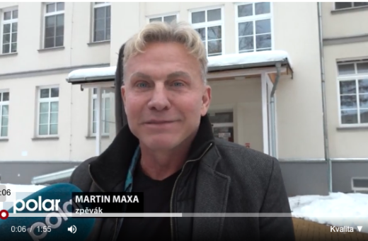Zpěvák Martin Maxa zpříjemnil adventní dny pacientům nemocnice ve Městě Albrechticích